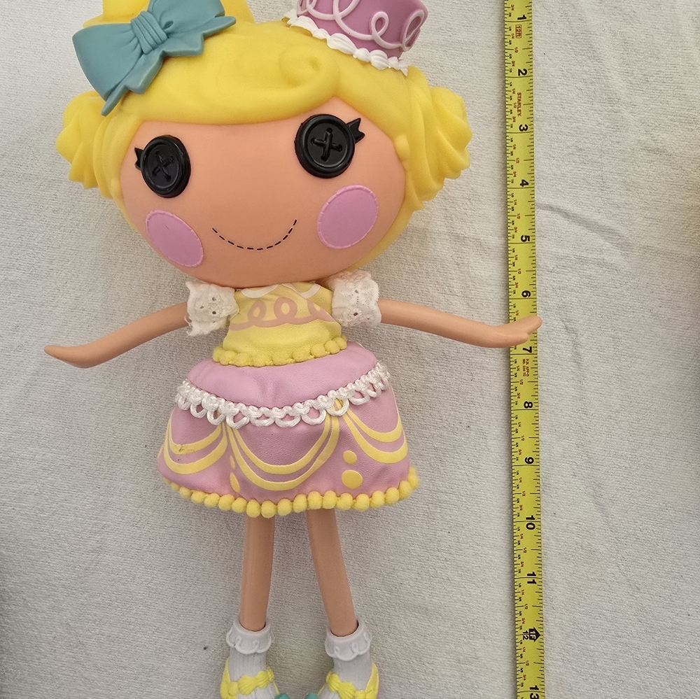 Lalaloopsy Candle Slice O'Cake Doll 2009 Full Size W/ Lil Sister 2014 EUC - Picture 14 of 16
